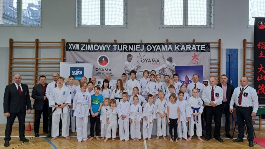 Uczestnicy XVIII Zimowego Turnieju Oyama Karate o Puchar Tarnowskiego Klubu Sportowego Oyama Karate